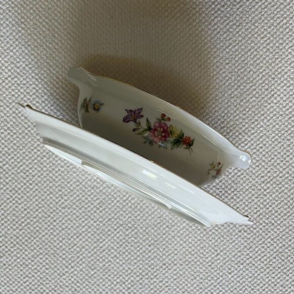 Aladdin Fine China Dresdenia Floral Gravy Boat with Attached Under Plate - Picture 3 of 5